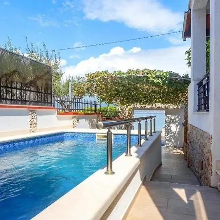 Seaside Family Friendly House With A Swimming Pool Slatine, Ciovo - 22427 Nyaraló