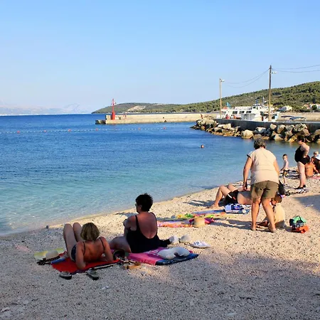 Seaside Family Friendly House With A Swimming Pool Slatine, Ciovo - 22427 Nyaraló